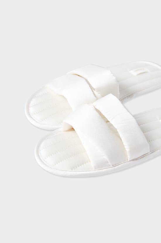 Satin flip-flop slippers;${refinementColor}