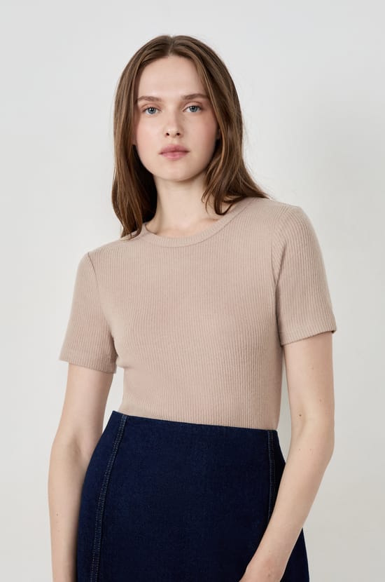 Short-sleeved ribbed T-shirt;${refinementColor}