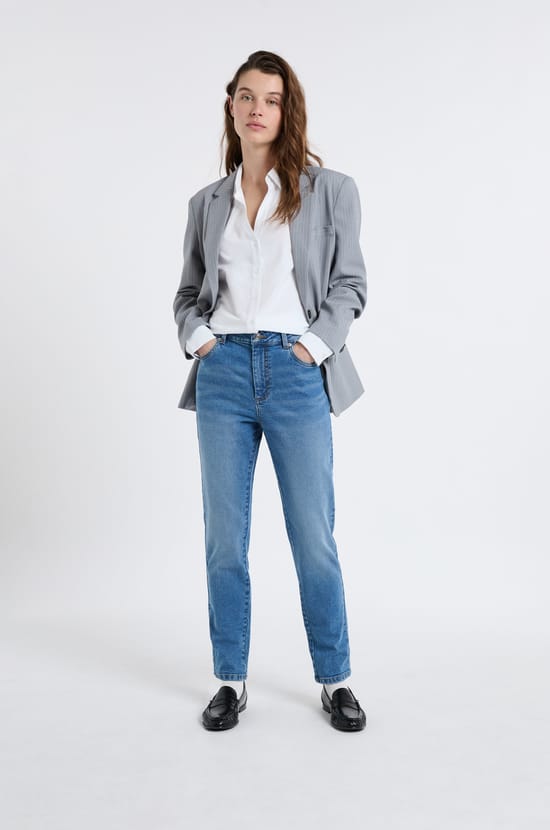 Jean coupe slim;${refinementColor}