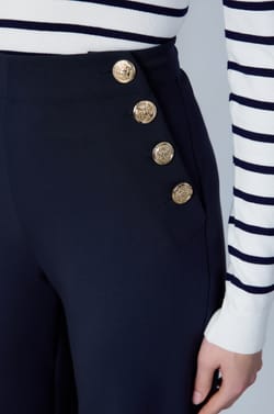Hose mit weitem Schnitt und Knopfdetails;${refinementColor}