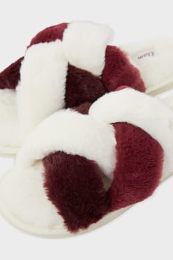 Chaussons tongs en fausse fourrure ;${refinementColor}