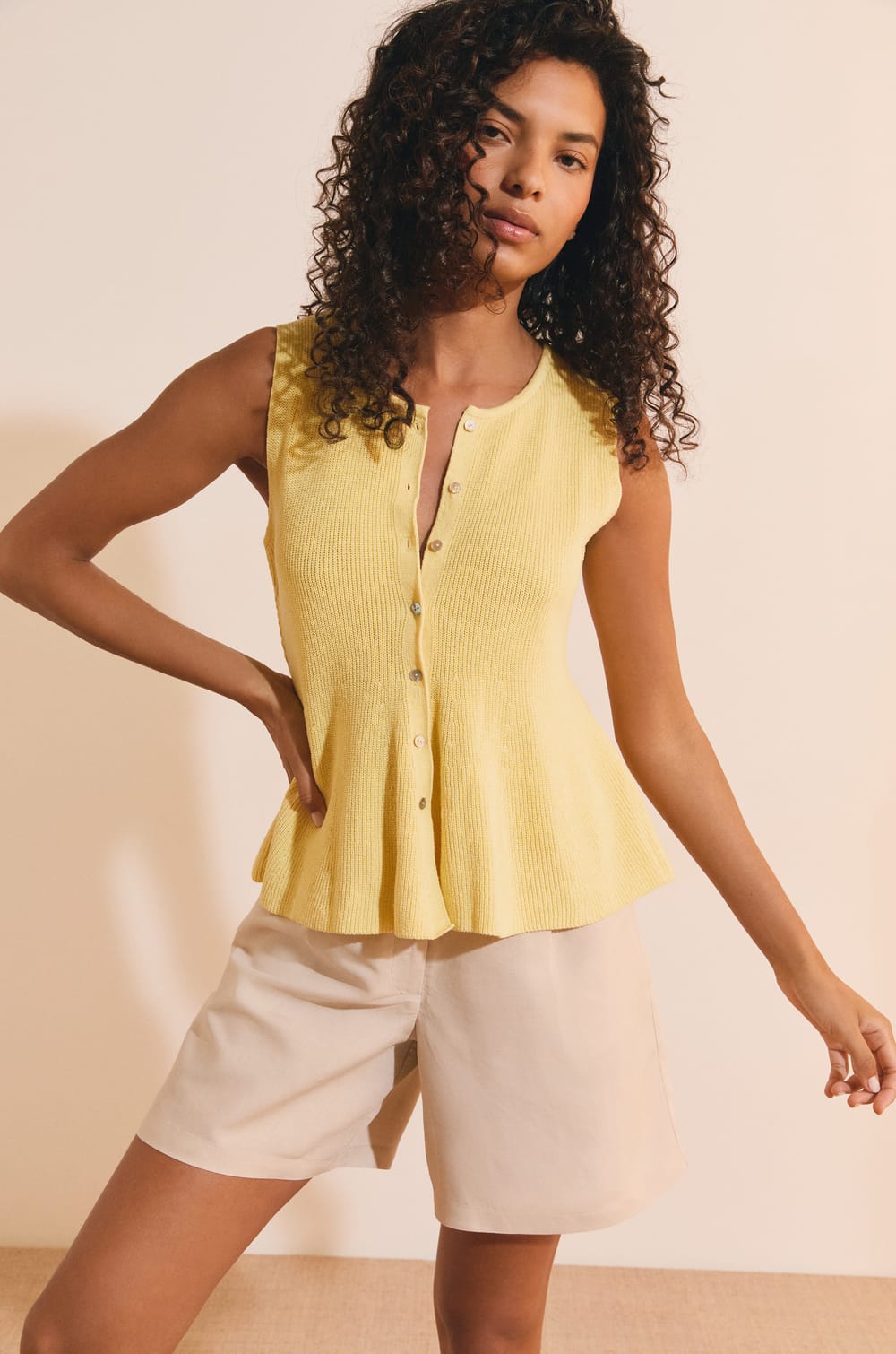 Cardigan sans manches avec coton;${refinementColor}