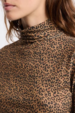 T-shirt thermique col roulé avec cachemire;${refinementColor}