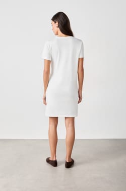 Robe courte fluide;${refinementColor}