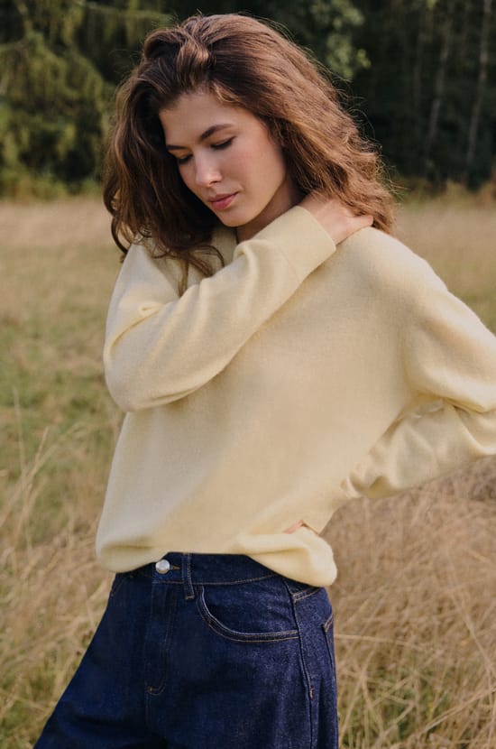 Pull col V 100% cachemire;${refinementColor}