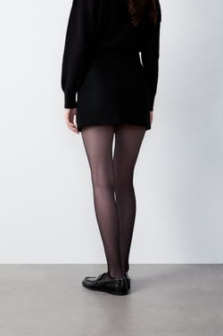Short structured wool skirt;${refinementColor}