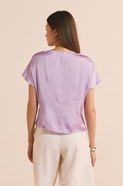 T-shirt drap&eacute; avec n&oelig;ud satin&eacute;;${refinementColor}