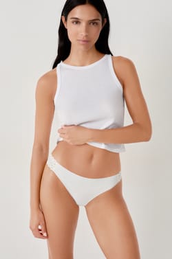 Culotte en microfibre et dentelle;${refinementColor}