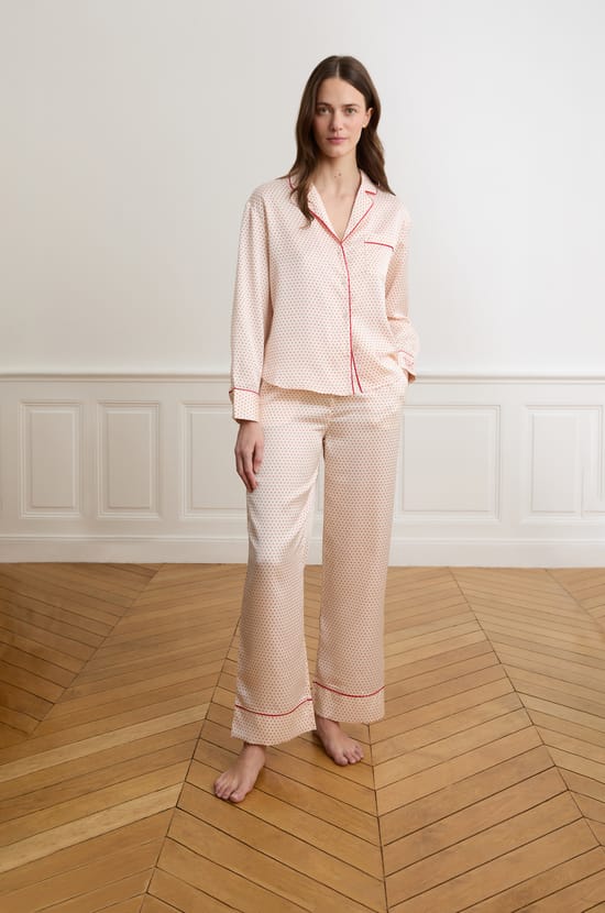 Chemise satin&eacute;e &agrave; pois;${refinementColor}