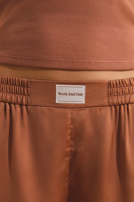 Short de pyjama satin&eacute;;${refinementColor}