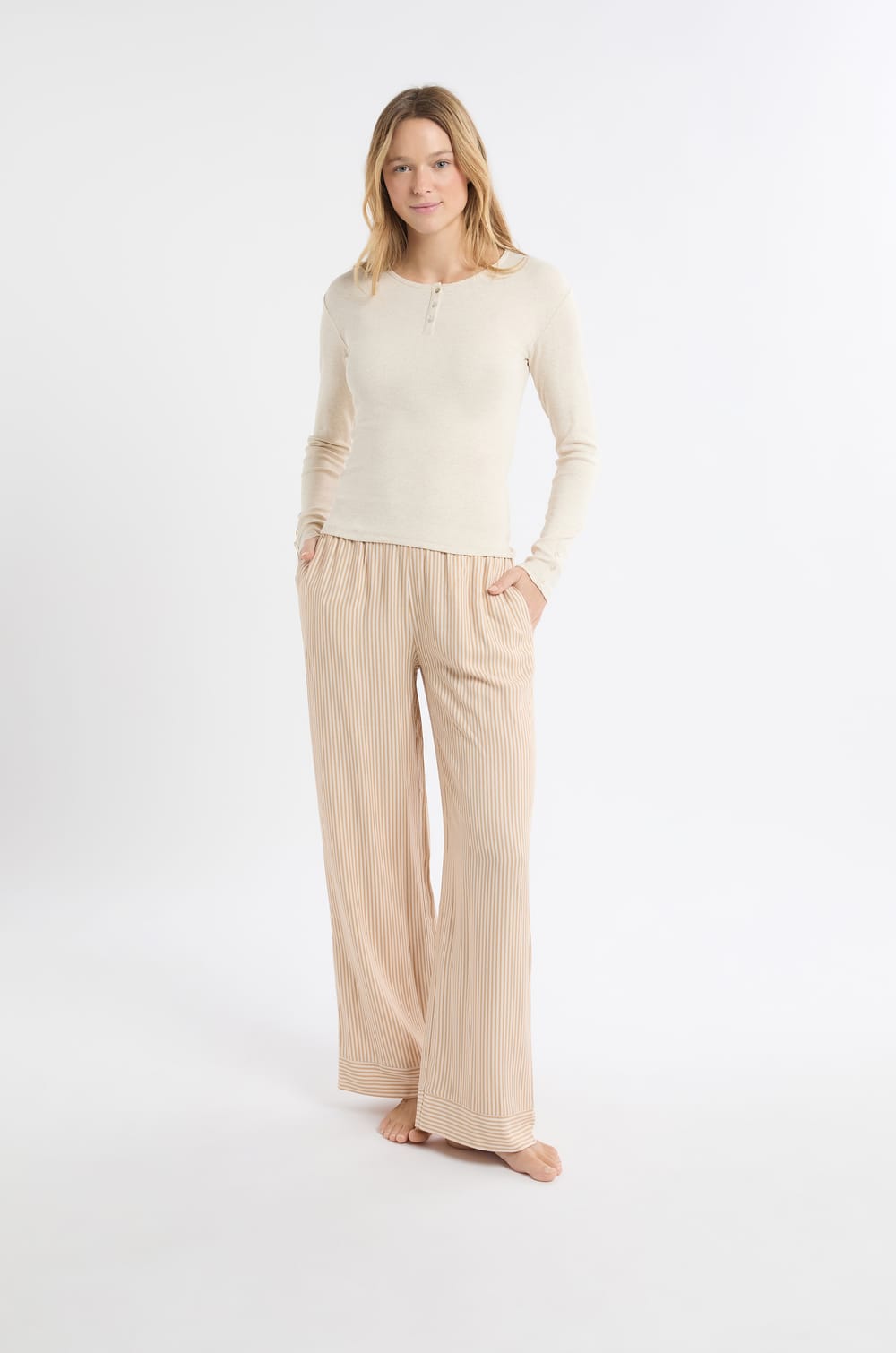 Langarm-T-Shirt aus Baumwolle mit Knöpfen;${refinementColor}