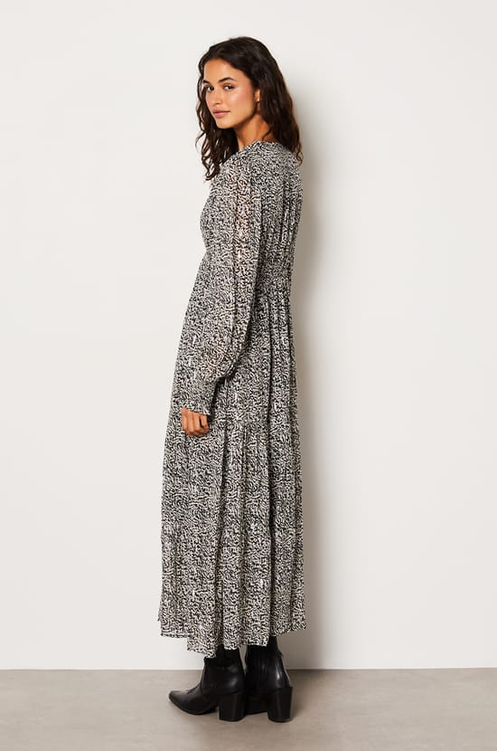 Robe longue fluide à motifs;${refinementColor}