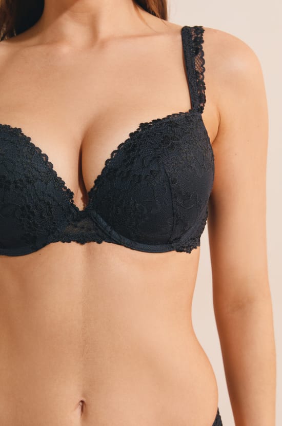 Soutien-gorge N.5 - Le coques fines plongeant en dentelle;${refinementColor}