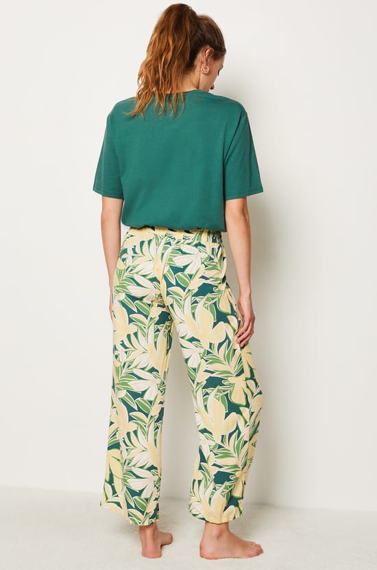 Pantalón estampado floral;${refinementColor}