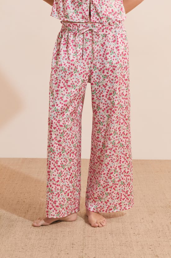 Pantalon de pyjama &agrave; motifs fleuris satin&eacute;;${refinementColor}