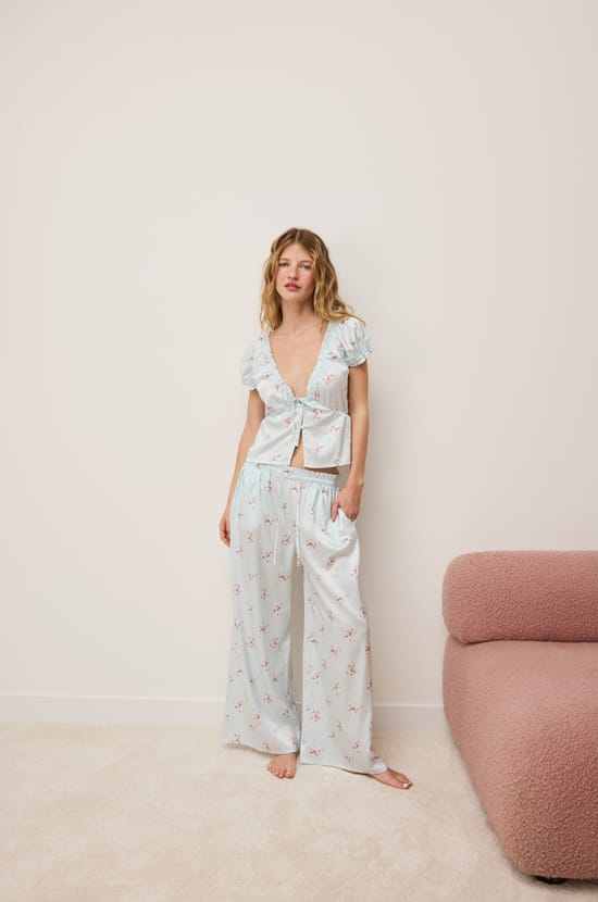 Pantalon 7/8 satin&eacute; &agrave; motifs;${refinementColor}