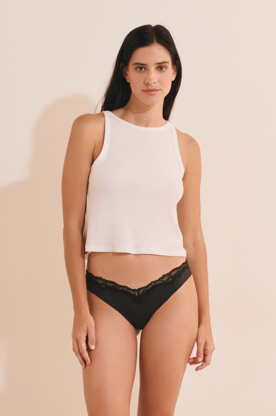 Tanga avec d&eacute;tail dentelle;${refinementColor}
