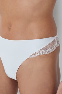 Tanga z mikrovlákna a krajky;${refinementColor}