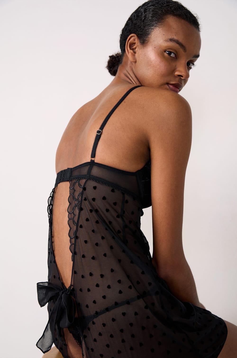Short Transparent Nightdress With Heart Bow At The Back;${refinementColor}