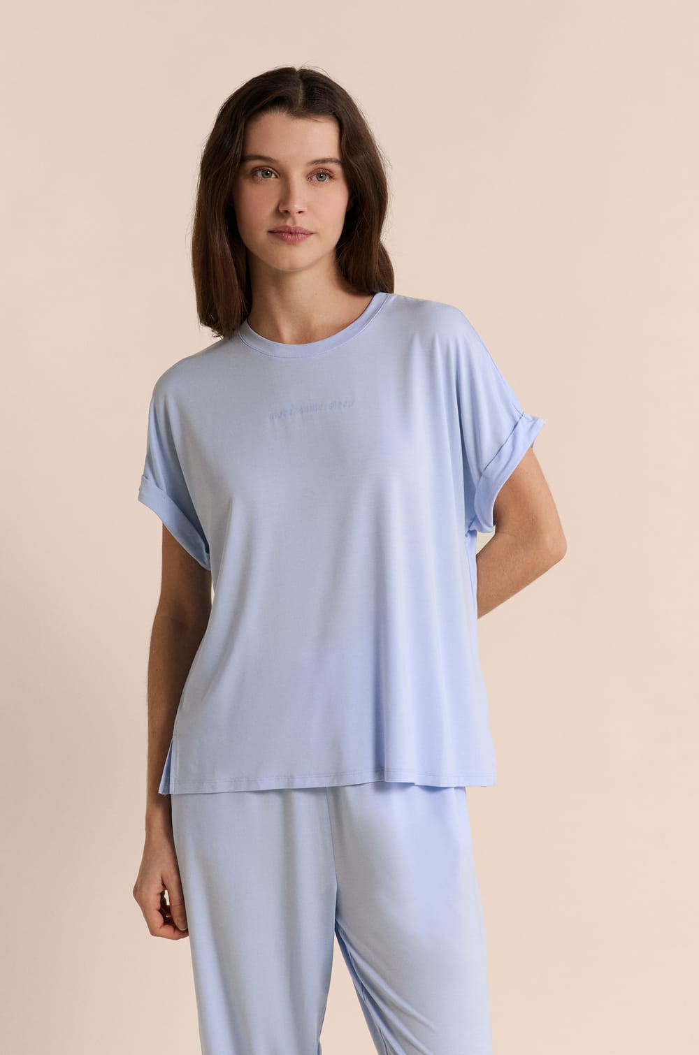 T-shirt de pyjama manches courtes r&eacute;alis&eacute; avec une fibre enrichie en Aloe Vera;${refinementColor}