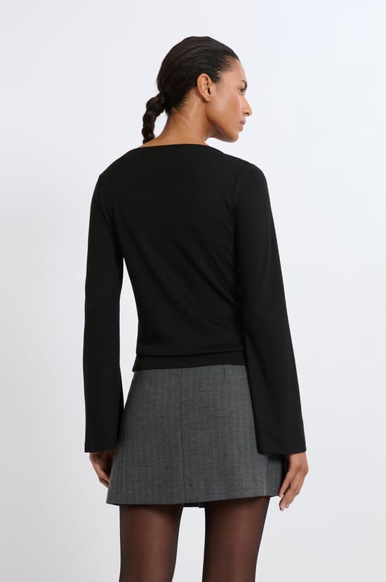 Long-sleeved T-shirt with boat neck and wide sleeves;${refinementColor}