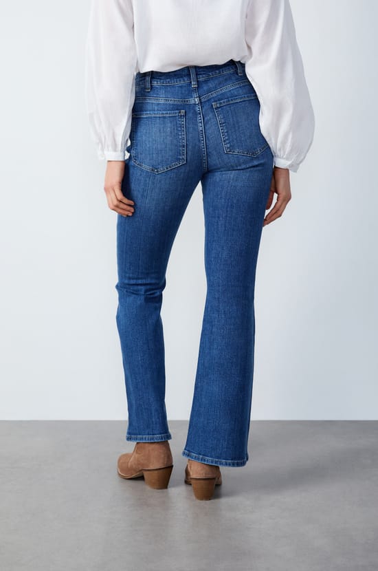 Pantalon jean évasé;${refinementColor}