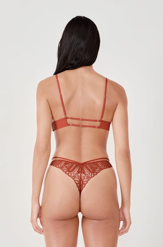 Soutien-gorge N.8 - Le triangle sans armatures;${refinementColor}