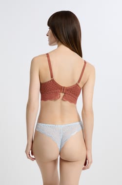Wireless Triangle Bra Post-Mastectomy;${refinementColor}