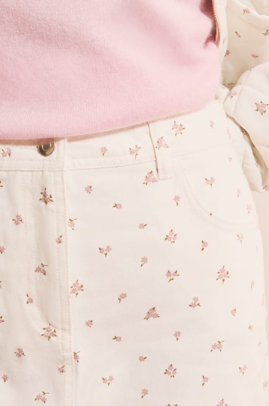 Jupe courte avec motifs fleurs;${refinementColor}