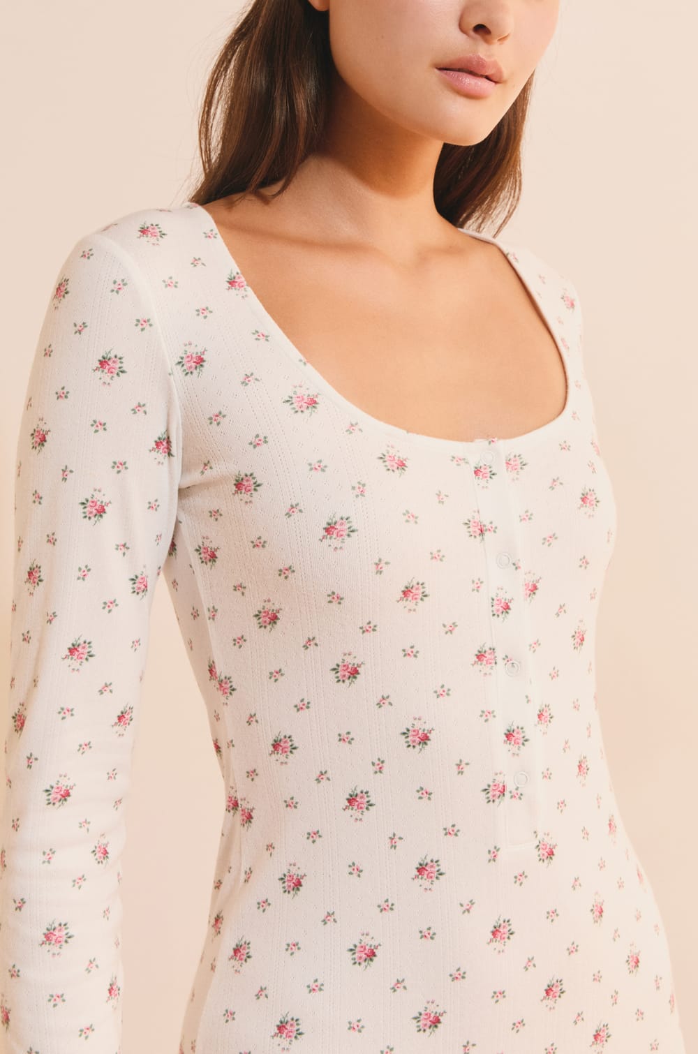 Combishort &agrave; manches longues avec motif fleuri;${refinementColor}