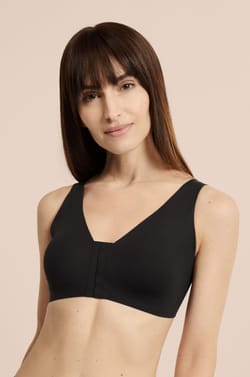 Post-mastectomy wireless bralette with front opening;${refinementColor}
