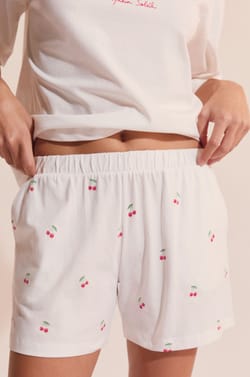Ensemble de pyjama vichy 2 pi&egrave;ces avec motifs cerise;${refinementColor}