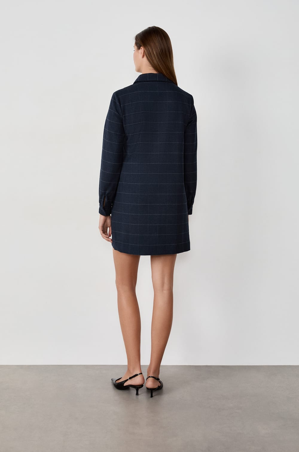 Korte jurk met lange mouwen en strepen;${refinementColor}