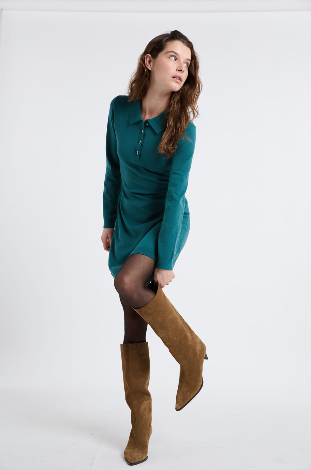 Robe manches longues avec boutons dor&eacute;s;${refinementColor}