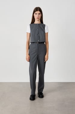 Gilet court sans manches;${refinementColor}