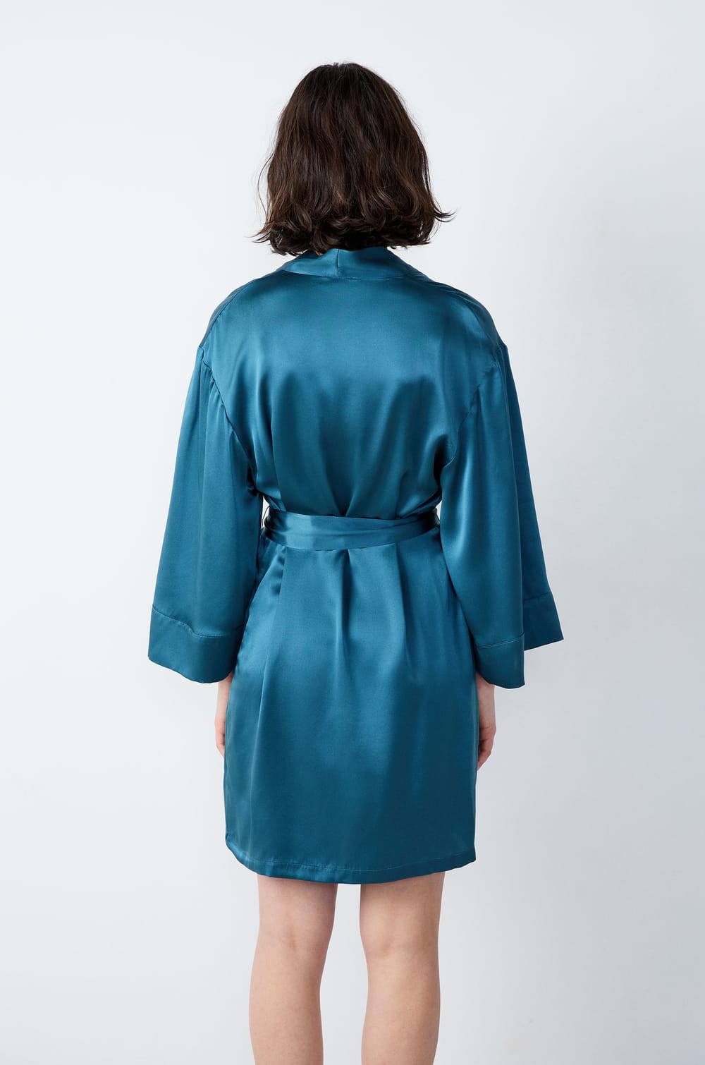 Silk Robe;${refinementColor}
