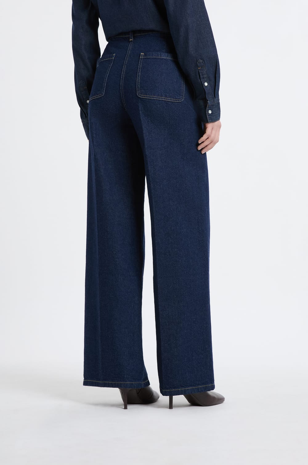 Jeans corte ancho de algod&oacute;n;${refinementColor}