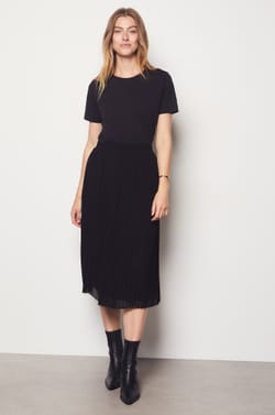 100% Cotton Short-Sleeved T-Shirt;${refinementColor}