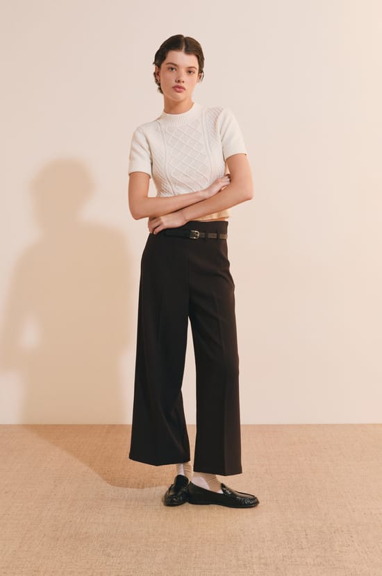 Pantalon cropped;${refinementColor}