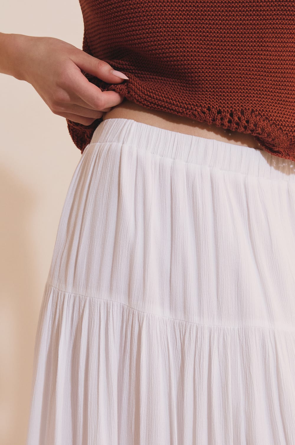 Falda larga fluida con paneles;${refinementColor}