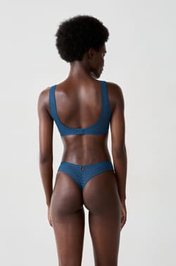 Tanga en dentelle;${refinementColor}