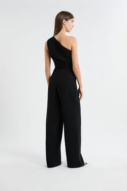 Asymmetrische jumpsuit;${refinementColor}