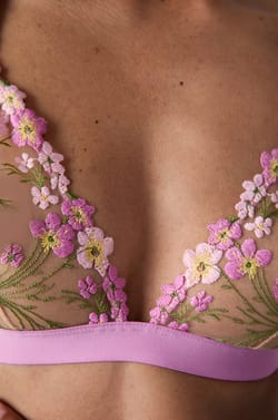 Soutien-gorge N.8 - Le triangle sans armatures brodé;${refinementColor}