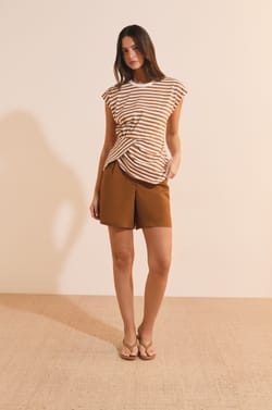 T-shirt en coton asym&eacute;trique &agrave; rayures;${refinementColor}