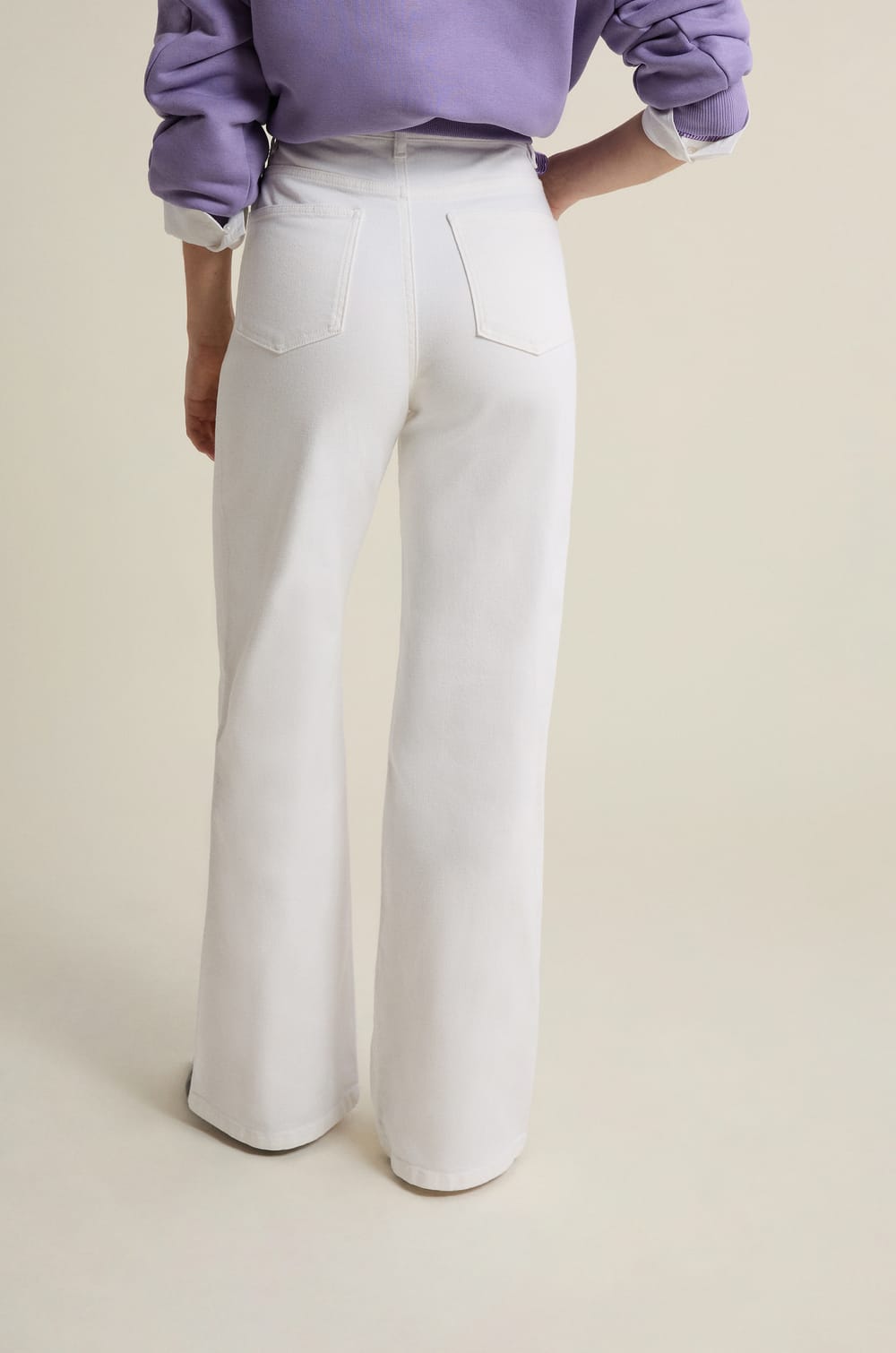 Pantalon droit taille haute;${refinementColor}