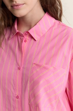 Chemise manches courtes de pyjama &agrave; rayures avec coton;${refinementColor}