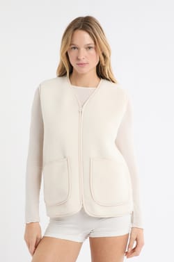 Chaleco sin mangas con efecto sherpa;${refinementColor}