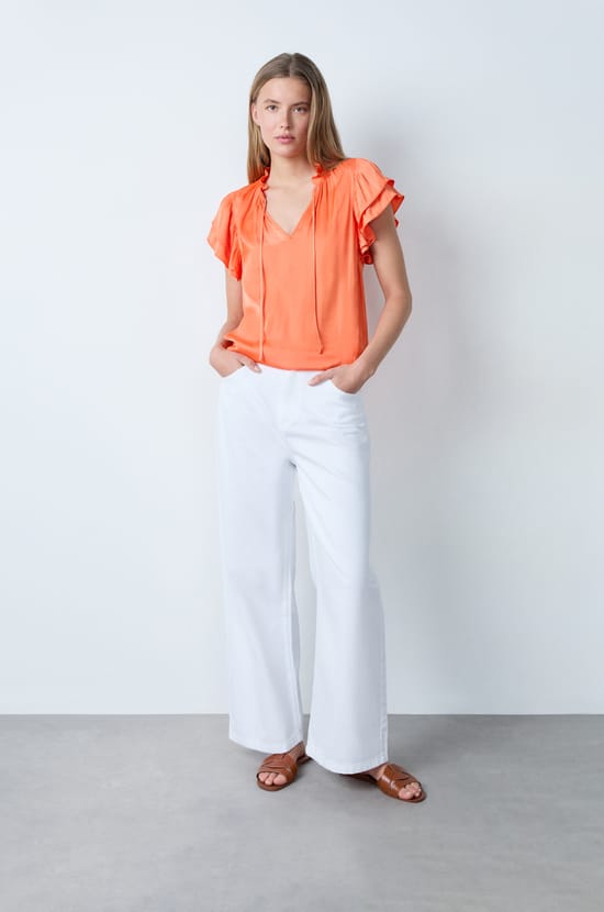 Short-sleeved satin blouse;${refinementColor}