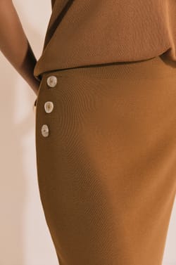 Jupe longue avec d&eacute;tails boutons;${refinementColor}