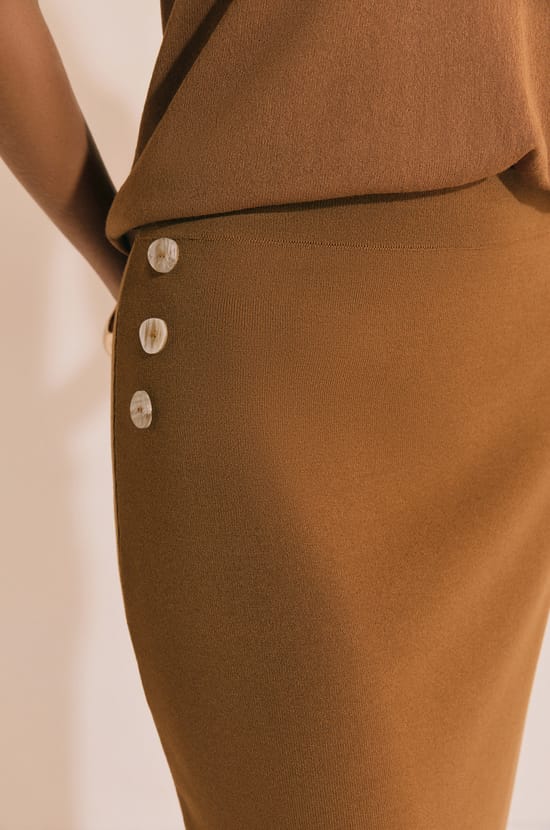 Jupe longue avec d&eacute;tails boutons;${refinementColor}